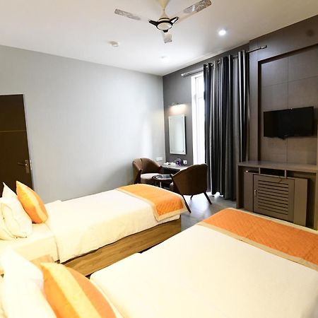 Hotel Jataka Inn Bodh Gaya Esterno foto