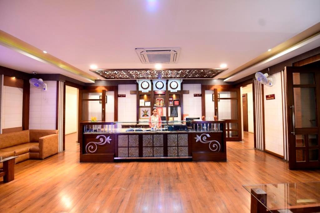 Hotel Jataka Inn Bodh Gaya Esterno foto