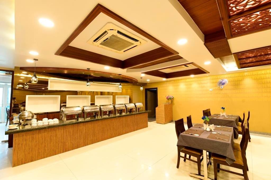 Hotel Jataka Inn Bodh Gaya Esterno foto