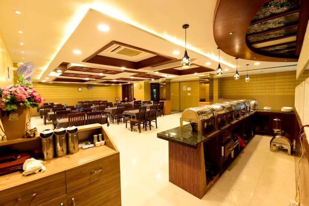 Hotel Jataka Inn Bodh Gaya Esterno foto